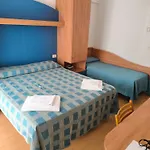 Hotel Midi