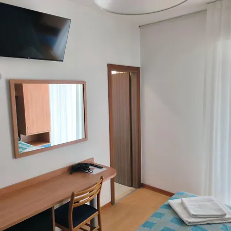 Midi Hotel
