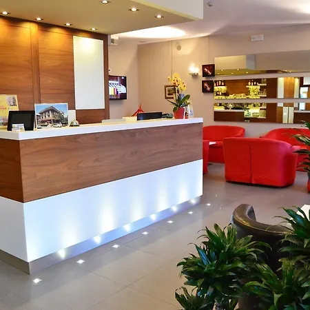 Hotel Midi 3*