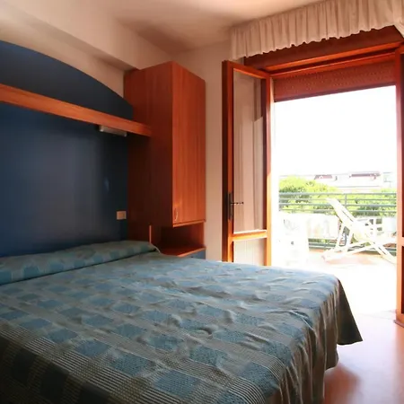 Hotel Midi 3*